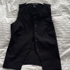 PrettyLittleThing Black Sleeveless Button-Up Top